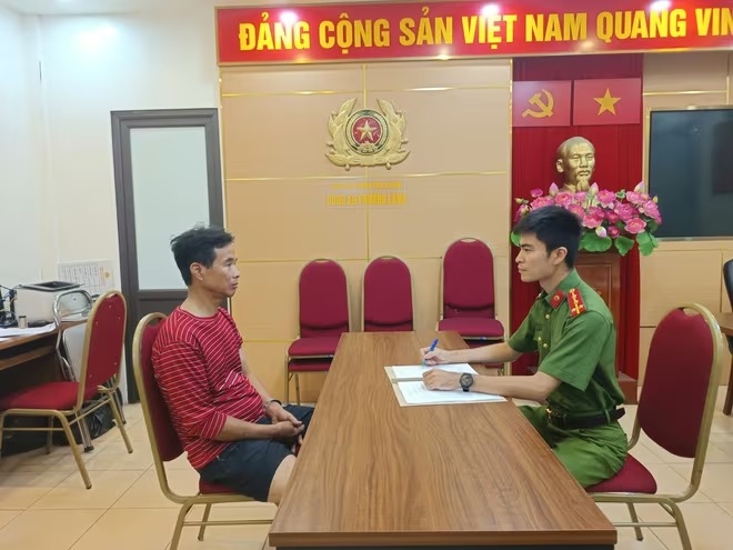 Cơ quan điều tra lấy lời khai của Hoàng Công Sơn.