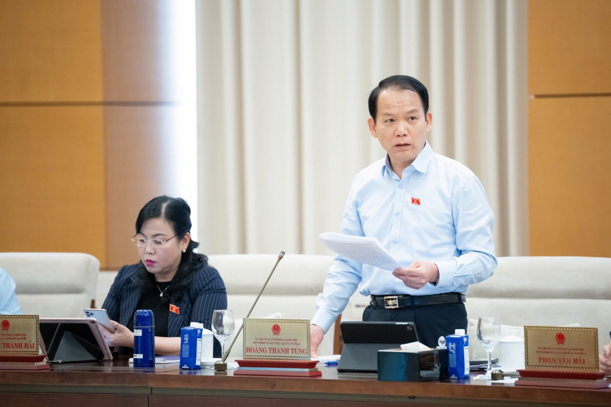 Chủ nhiệm Ủy ban Pháp luật và Tư pháp Hoàng Thanh Tùng (Ảnh: Media Quốc hội)