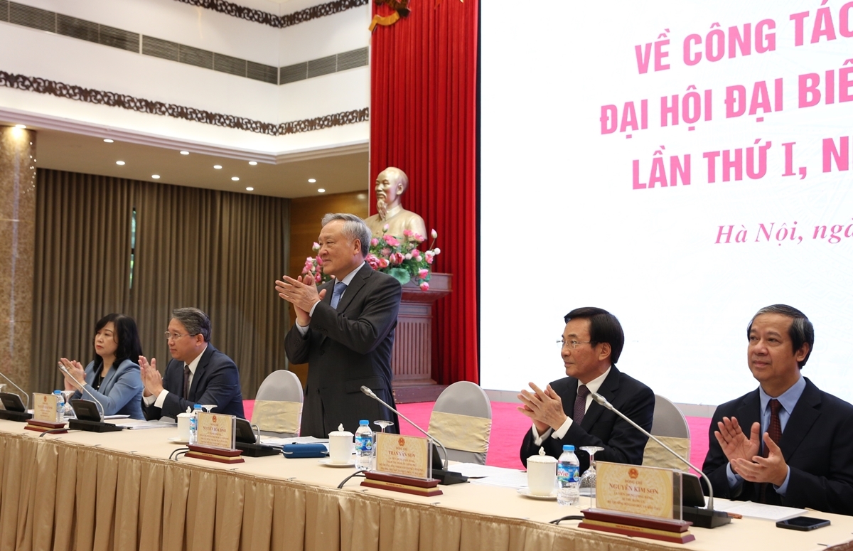 Phó Thủ tướng Thường trực Chính phủ Nguyễn Hòa Bình chủ trì họp báo về công tác chuẩn bị, tổ chức Đại hội đại biểu Đảng bộ Chính phủ lần thứ I, nhiệm kỳ 2025-2030.