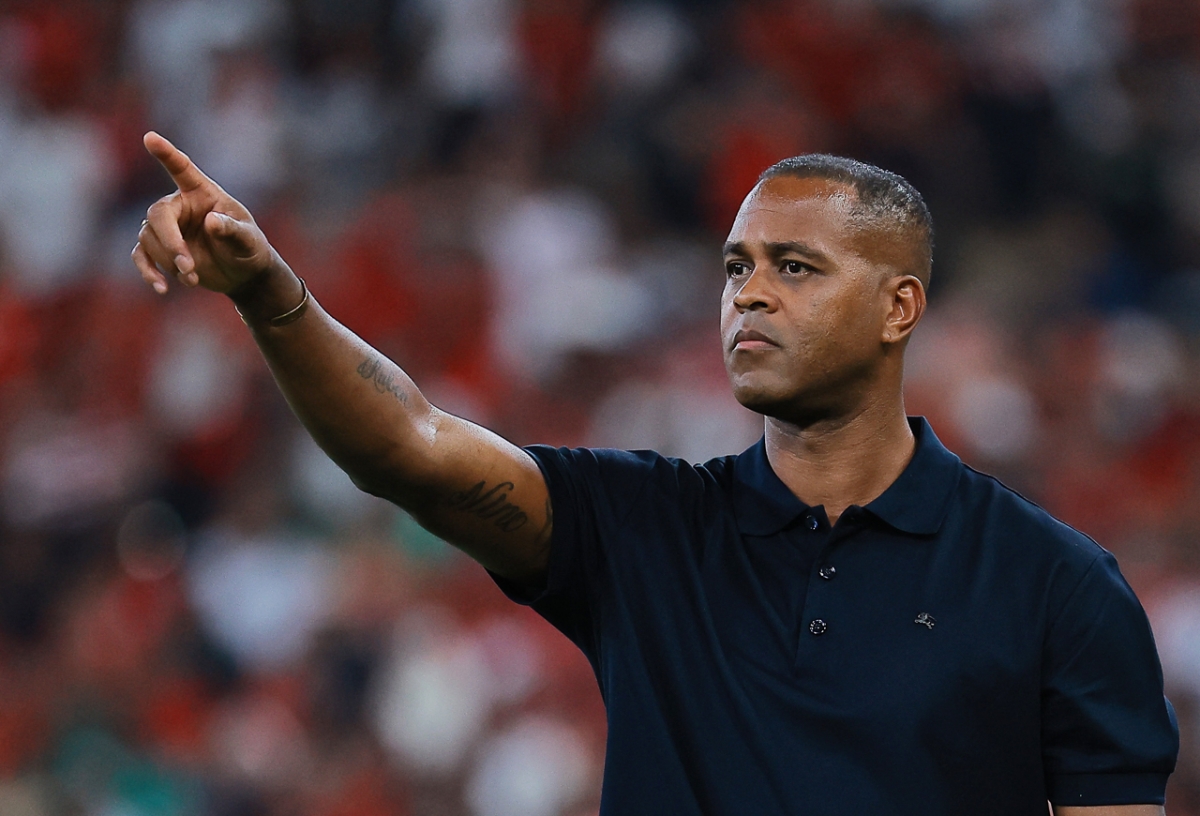 Thầy trò HLV Patrick Kluivert đang gặp nhiều khó khăn (Ảnh: Reuters)