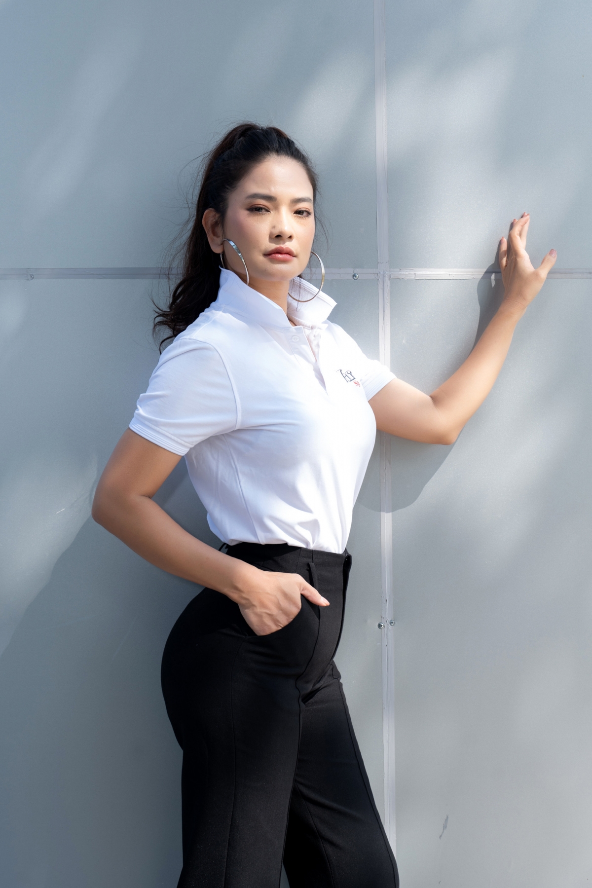 Mới đây khán giả bất ngờ khi thấy Thúy Hằng xuất hiện rạng rỡ với tư cách người mẫu kiêm MC tại một sự kiện ở Hội chợ Mùa thu năm 2025. Cách đây không lâu nữ diễn viên đã trải qua tai nạn ô tô nghiêm trọng phải khâu 78 mũi trên mặt.