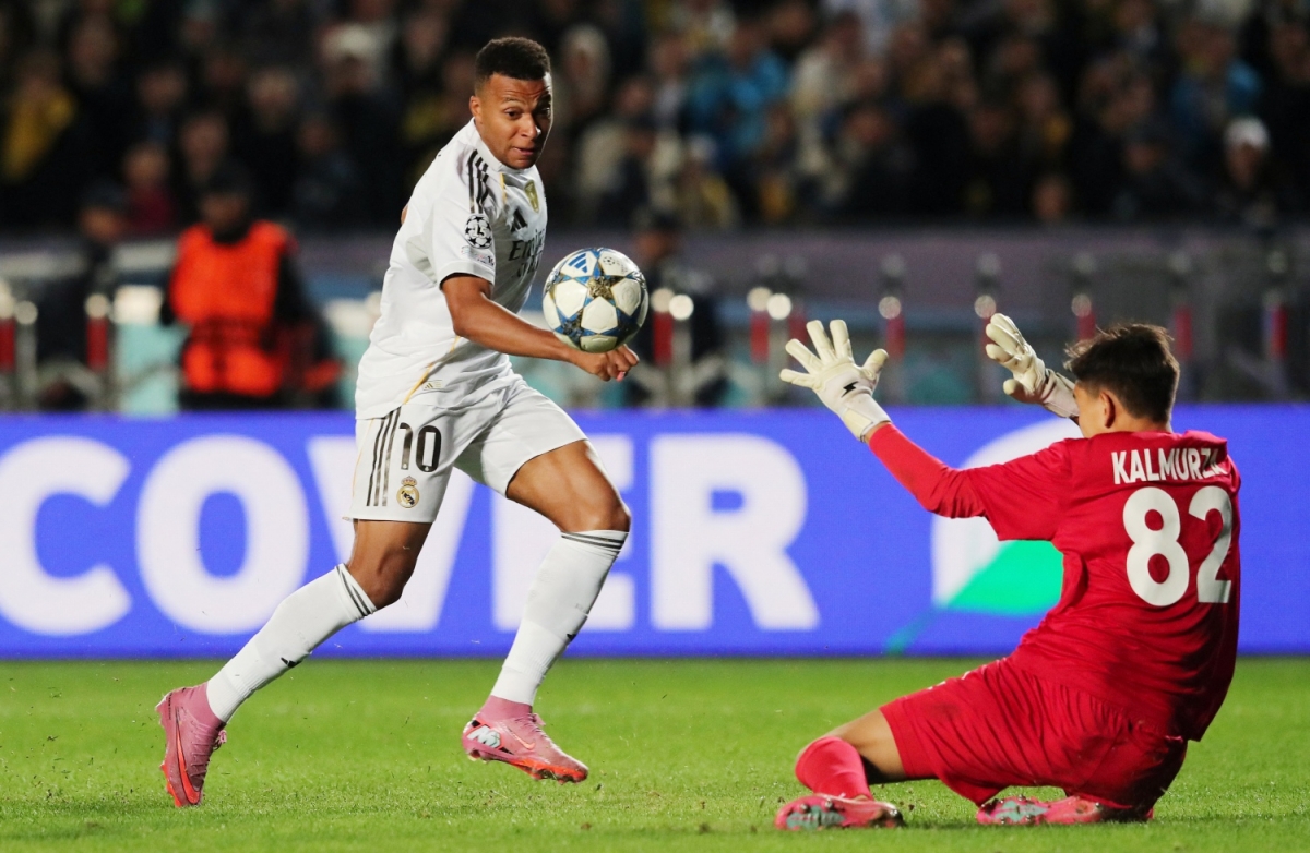 Mbappe tỏa sáng rực rỡ (Ảnh: Reuters).