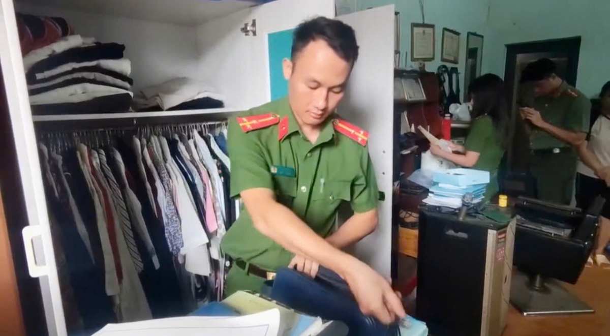 Lực lượng Công an khám xét chỗ ở của Tuân