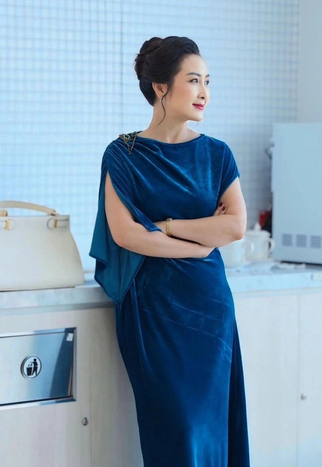 Gần 20 năm trước, diễn viên Khánh Huyền xác định từ bỏ sự nghiệp ở Hà Nội để vào Nam bắt đầu cuộc sống mới nhưng may mắn mỉm cười, chị trở lại với nghề diễn.