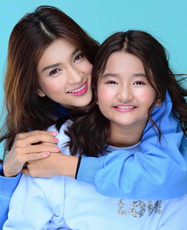 NSƯT Kim Tuyến cho biết cô kết hôn năm 19 tuổi nhờ sự vun vén của hai bên gia đình, với người chồng làm việc trong lĩnh vực tài chính - ngân hàng.