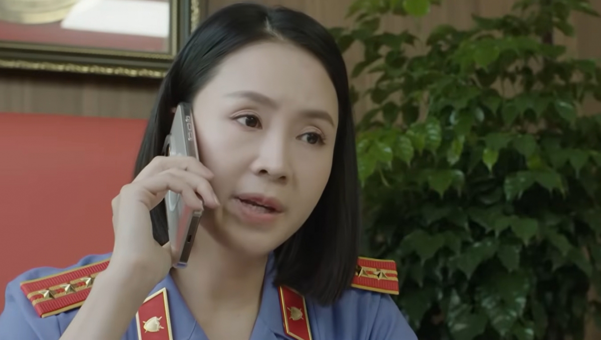 Phó Viện trưởng Bùi Hằng Thu (Hồng Diễm) vẫn tỏ ra thận trọng, cho rằng nếu khởi tố hành vi đánh bạc khi chưa đủ chứng cứ, đối tượng có thể phản tố và lật ngược tình thế.