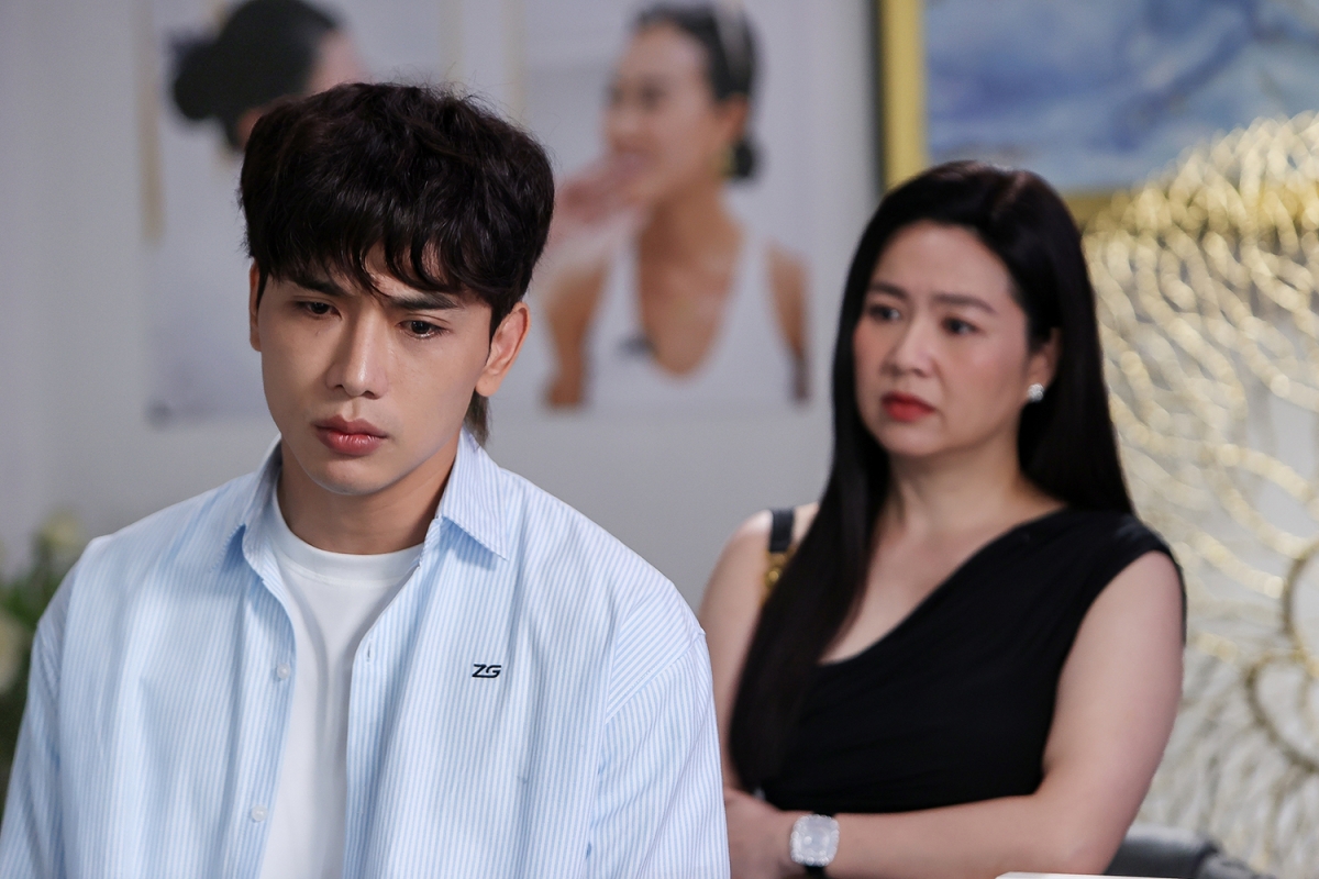 Thuận Nguyễn và Lê Khánh trong "Chị ngã em nâng"