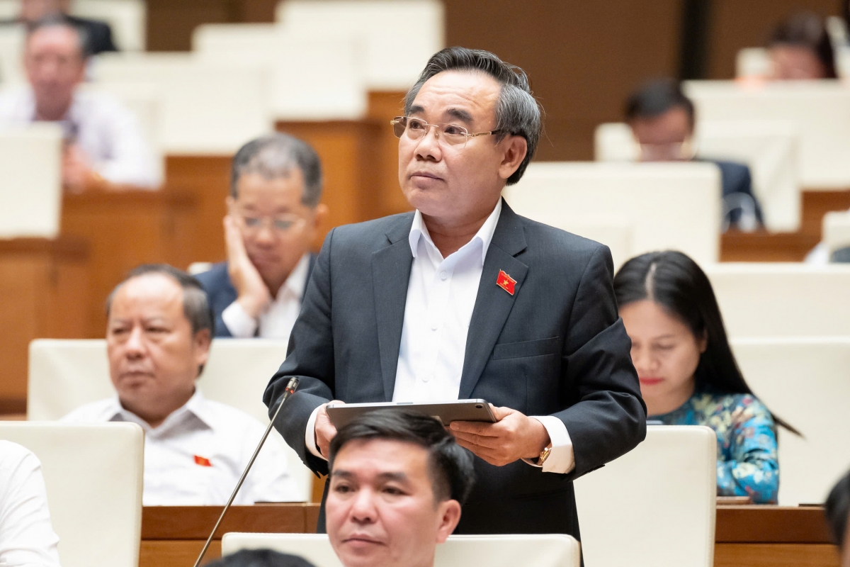 Đại biểu Lê Hữu Trí (đoàn Khánh Hoà) cho rằng, thời gian qua, Quốc hội và Chính phủ đã dành nhiều thời gian tập trung rà soát các điểm nghẽn, nút thắt của thể chế (Ảnh: Quốc hội)