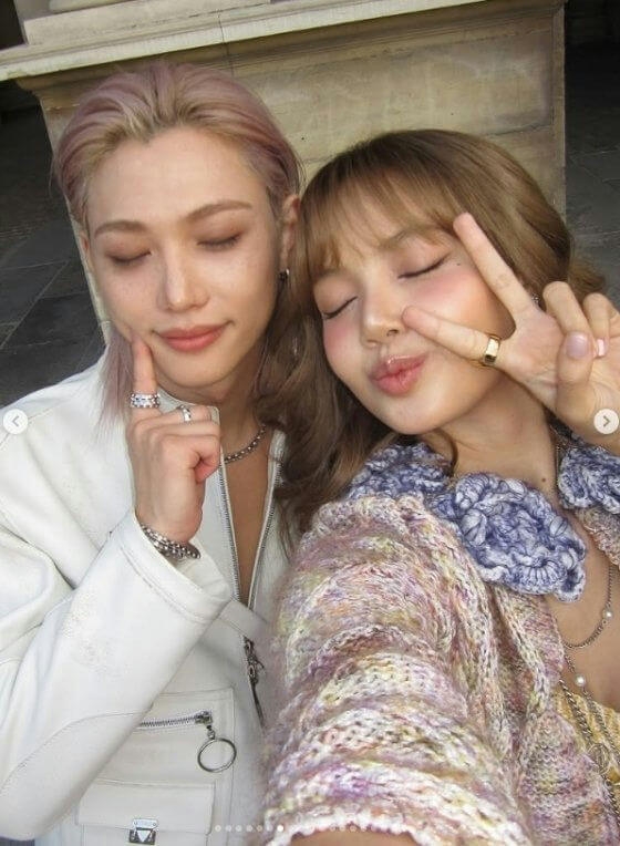 Lisa chia sẻ khoảnh khắc vui vẻ cùng Felix, thành viên nhóm Stray Kids