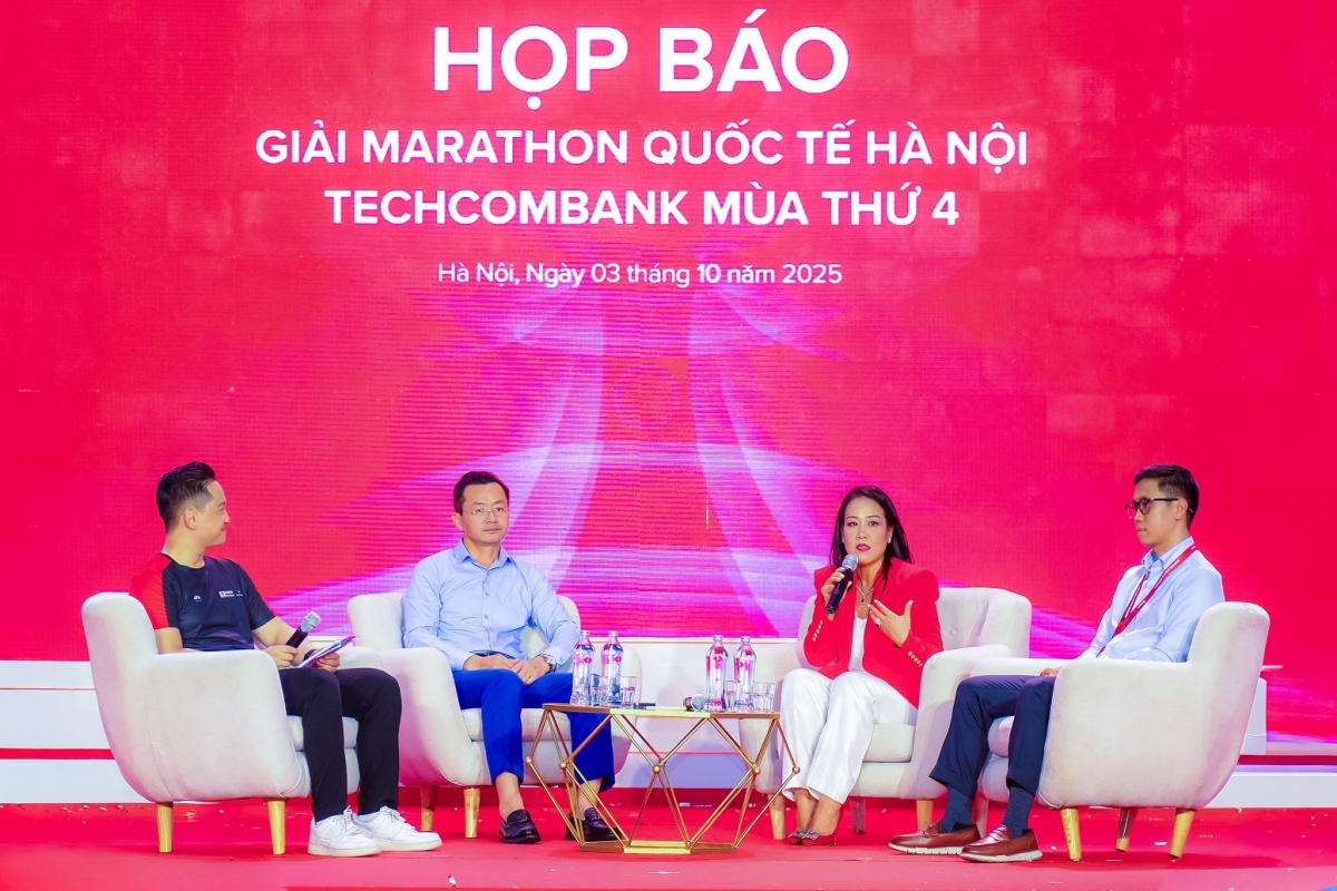 Ngay sau Lễ Khai mạc, Giải Marathon Quốc tế Hà Nội Techcombank mùa thứ 4 cũng tổ chức Họp báo để làm rõ hơn các vấn đề mà truyền thông cũng như các VĐV quan tâm
