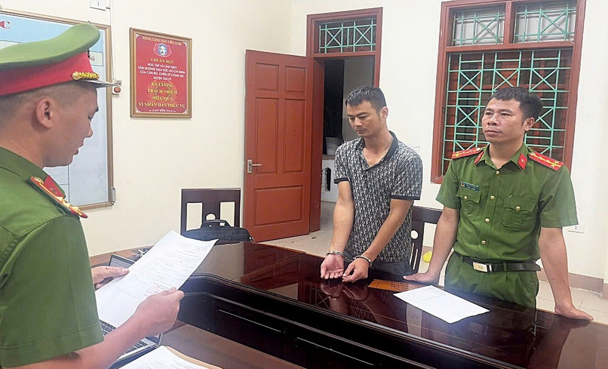 Đối tượng Nguyễn Văn Hoà tại cơ quan công an