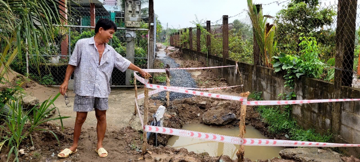 Nhiều vị trí nhà thầu đào bới, dừng thi công gây bất ổn giao thông, người dân bức xúc