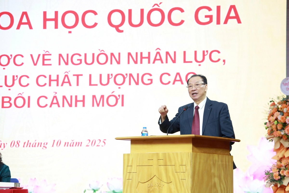 GS.TS. Phùng Hữu Phú phát biểu tại tổng kết hội thảo.