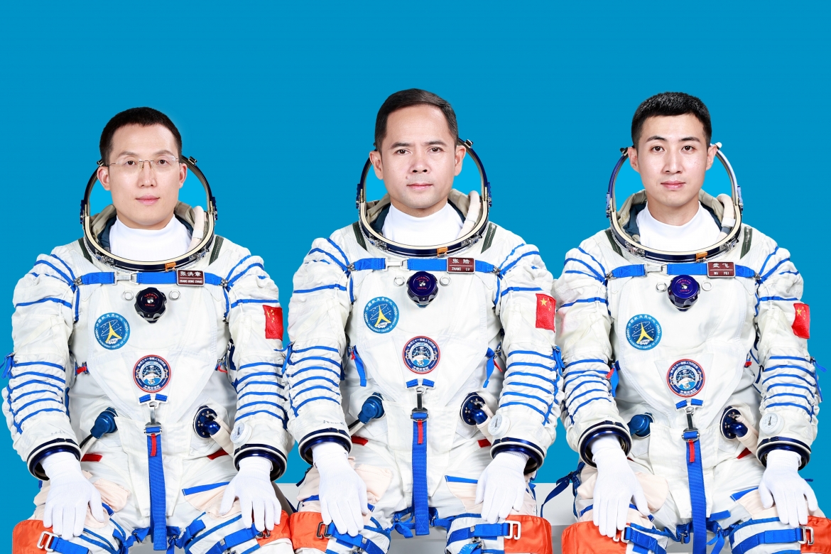 Phi hành đoàn tàu Thần Châu-21 của Trung Quốc. Ảnh: CMSA
