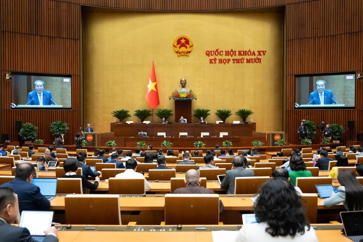 Quốc hội nghe Báo cáo giải trình, tiếp thu, chỉnh lý dự thảo Luật Hoạt động giám sát của Quốc hội và Hội đồng nhân dân (sửa đổi) và thảo luận ở hội trường về dự thảo luật vào sáng 24/10/2025. Ảnh Quốc hội.