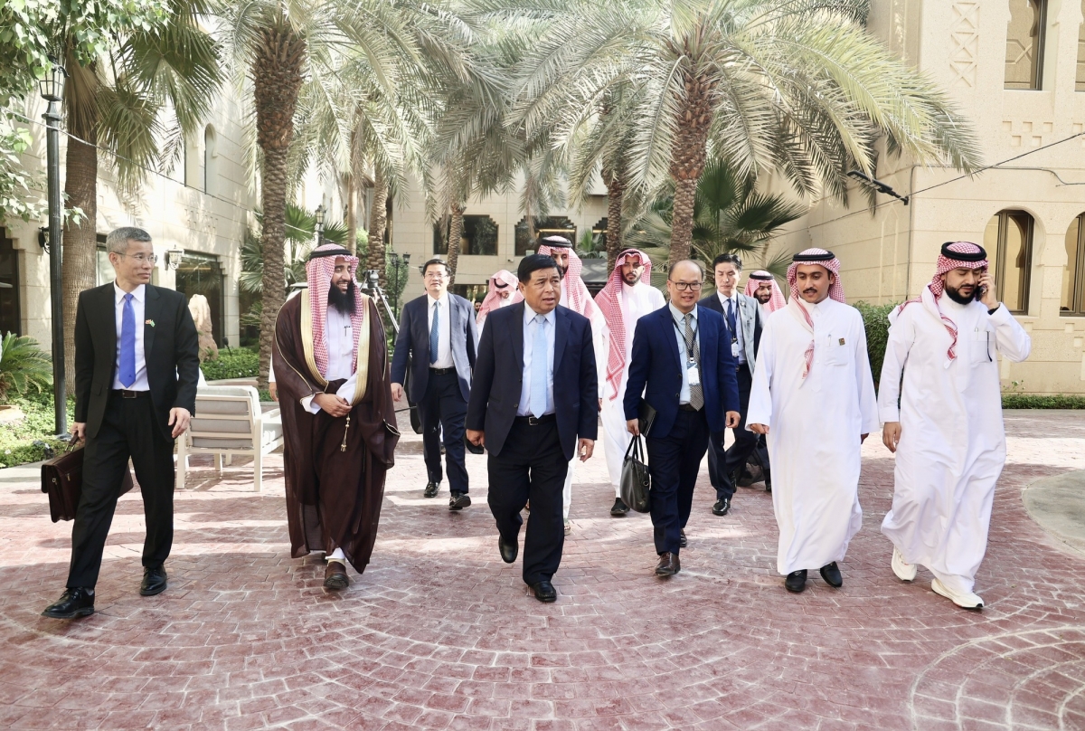 Phó Thủ tướng Nguyễn Chí Dũng đến dự Tọa đàm Đầu tư Việt Nam - Saudi Arabia diễn ra chiều 27/10 (theo giờ địa phương) - Ảnh: VGP