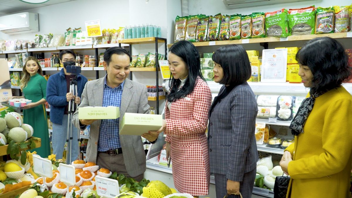 Doanh nghiệp còn khó khăn khi tiếp cận nguồn vốn vay ưu đãi
​​​​​​​(Ảnh minh họa: KT)