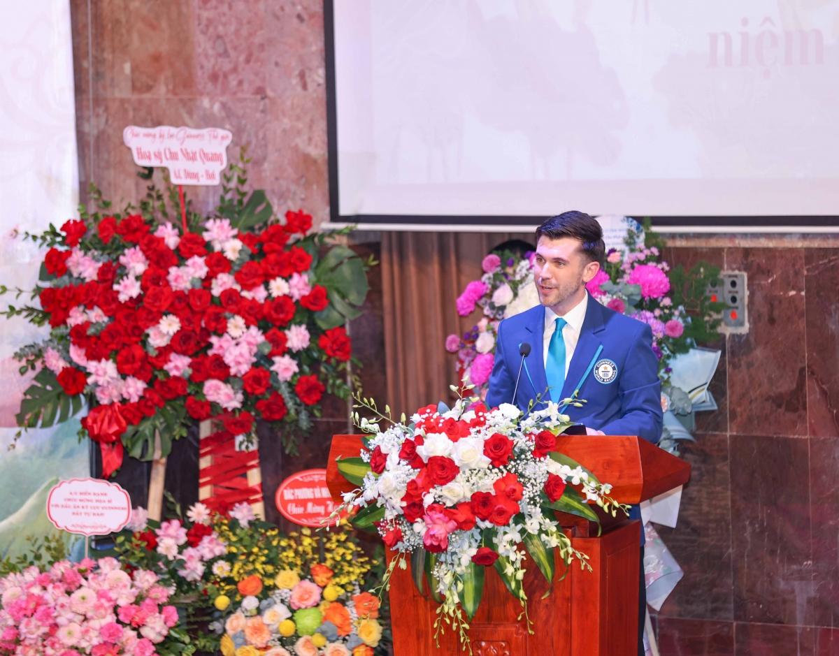 Ông Austin Johnson, Giám định viên chính thức của Tổ chức Kỷ lục Guinness thế giới