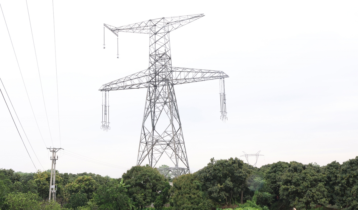 Một khoảng cột Dự án đường dây 500/220kV Nho Quan – Phủ Lý – Thường Tín chưa thể kéo dây do vướng mắc mặt bằng.