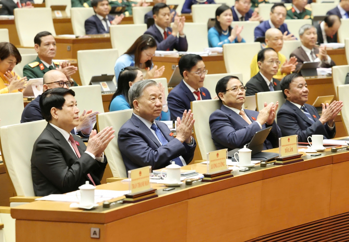 Tổng Bí thư Tô Lâm, Chủ tịch nước Lương Cường, Thủ tướng Phạm Minh Chính, Thường trực Ban bí thư Trần Cẩm Tú tại phiên khai mạc (Ảnh: Media Quốc hội)