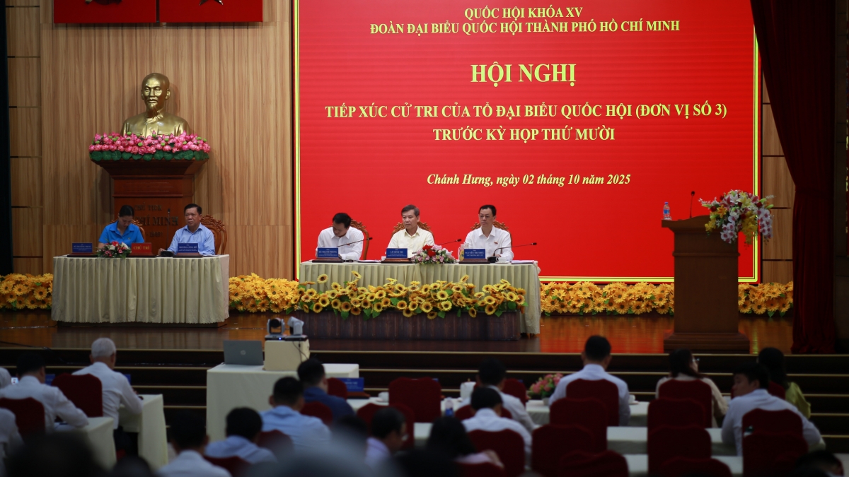 Quang cảnh buổi tiếp xúc cử tri. Ảnh: Hà Khánh