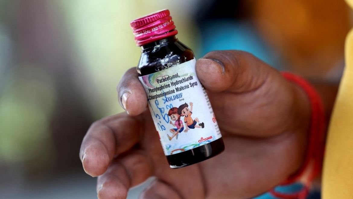 Siro ho Coldrif, sản phẩm của công ty dược Sresan Pharma bị cho là gây ra cái chết của nhiều trẻ em tại Ấn Độ. Ảnh: Reuters