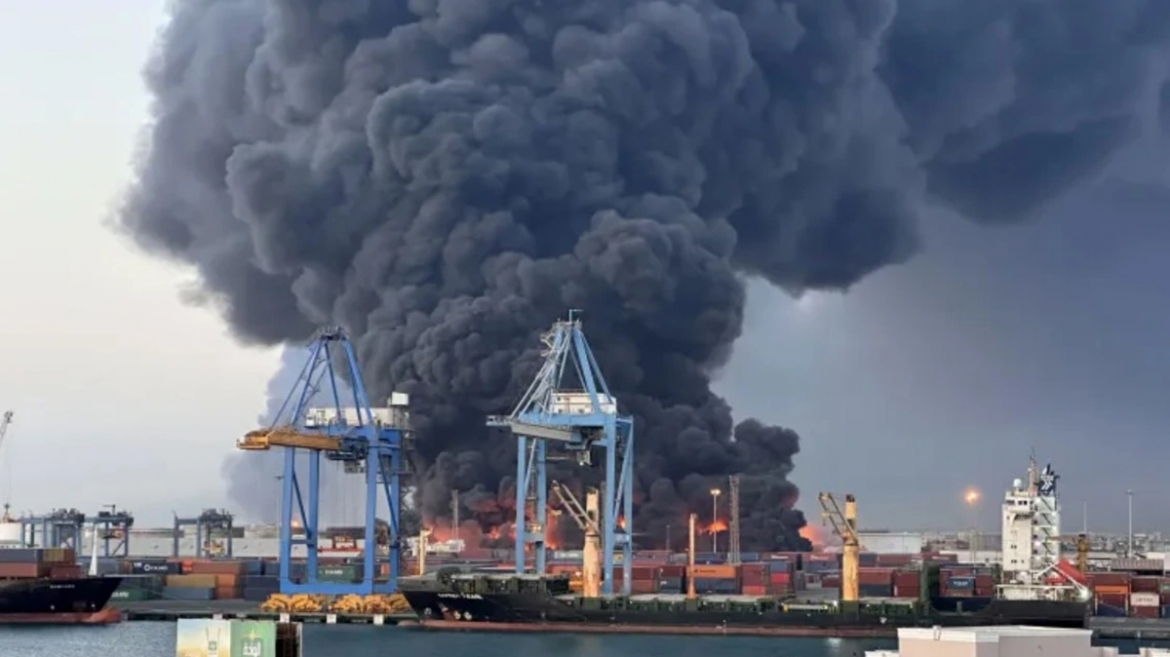 Một cuộc tấn công bằng UAV vào Thành phố Port Sudan. (Ảnh: Reuters)