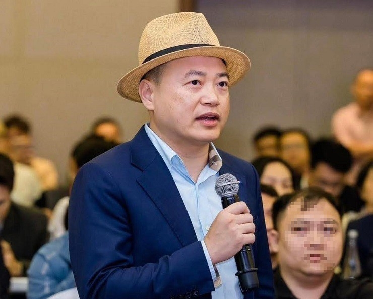 Ông Nguyễn Hòa Bình (tức Shark Bình)