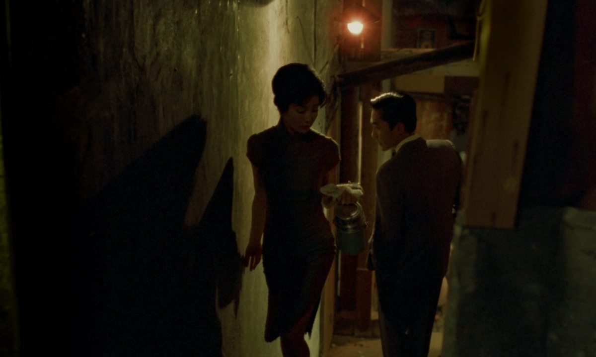 Khoảnh khắc im lặng giữa phố đêm Hong Kong – khi nỗi cô đơn trở thành nghệ thuật. (Ảnh: Jet Tone Films)