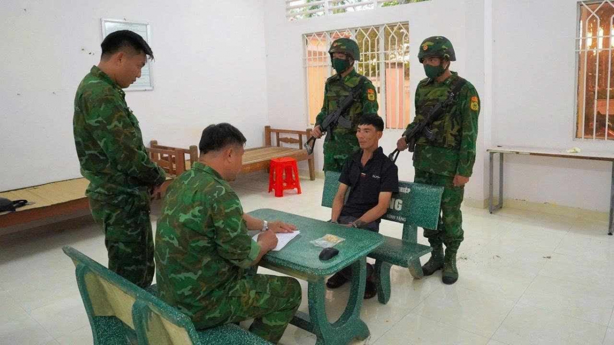 Đối tượng Sâm tại cơ quan chức năng.