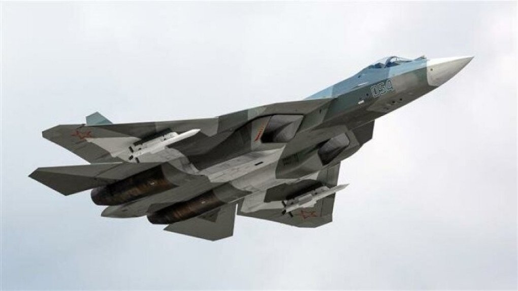 Tiêm kích Su-57 trang bị tên lửa K-77M. Ảnh: Military Watch