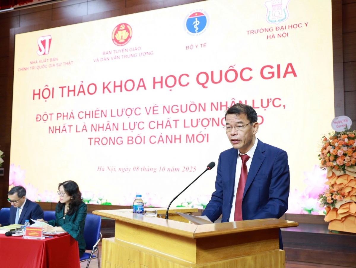  Phó Trưởng Ban Tuyên giáo và Dân vận Trung ương Vũ Thanh Mai phát biểu khai mạc hội thảo.