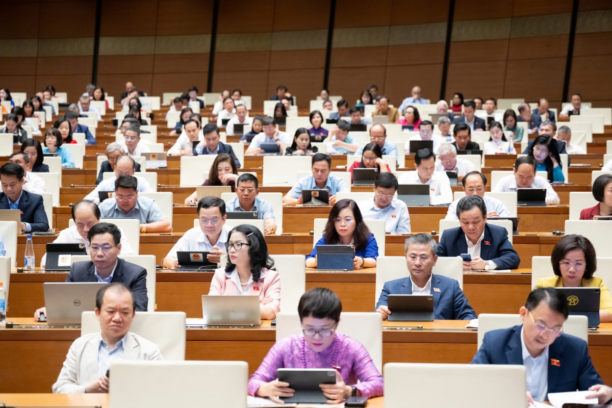 Ngày 29/10/2025, Quốc hội thảo luận ở hội trường về Đánh giá kết quả thực hiện kế hoạch phát triển kinh tế - xã hội năm 2025; dự kiến kế hoạch phát triển kinh tế - xã hội năm 2026...