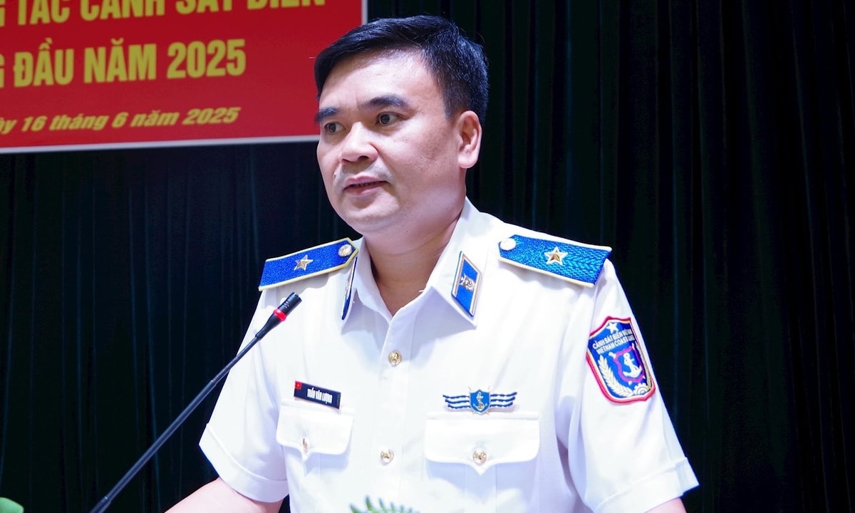 Thiếu tướng Trần Văn Lượng, Phó Tư lệnh kiêm Tham mưu trưởng Cảnh sát biển Việt Nam.