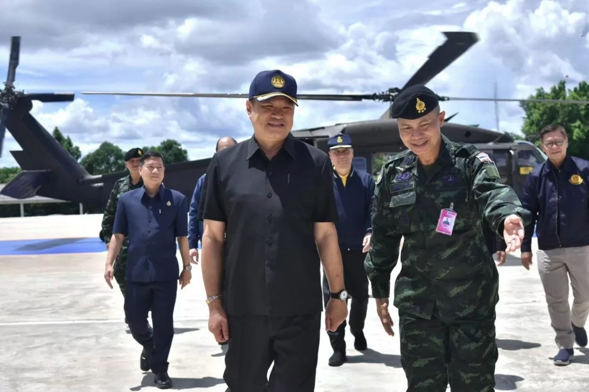 Thủ tướng Thái Lan thị sát các tỉnh miền Nam hôm 11/10. Ảnh: Chính phủ Thái Lan