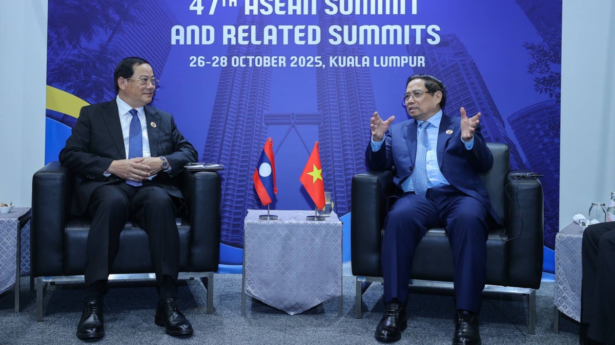 Thủ tướng Phạm Minh Chính gặp Thủ tướng Lào Sonesay Siphandone. ảnh: Nhật Bắc