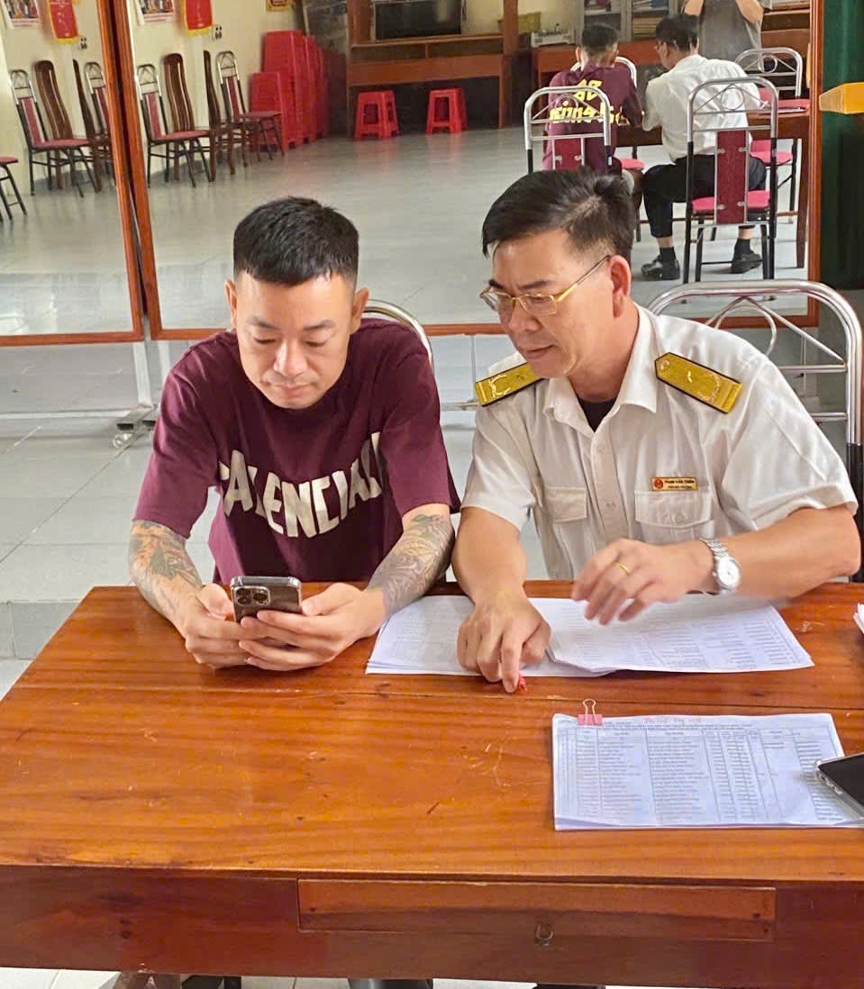 Từ tinh gọn tổ chức, chuyển đổi số toàn diện, cải cách thủ tục hành chính đến hỗ trợ sát sao người nộp thuế và thu ngân sách vượt chỉ tiêu – tất cả đều thể hiện một quyết tâm rõ ràng: đổi mới vì sự phát triển, phục vụ vì lợi ích chung.