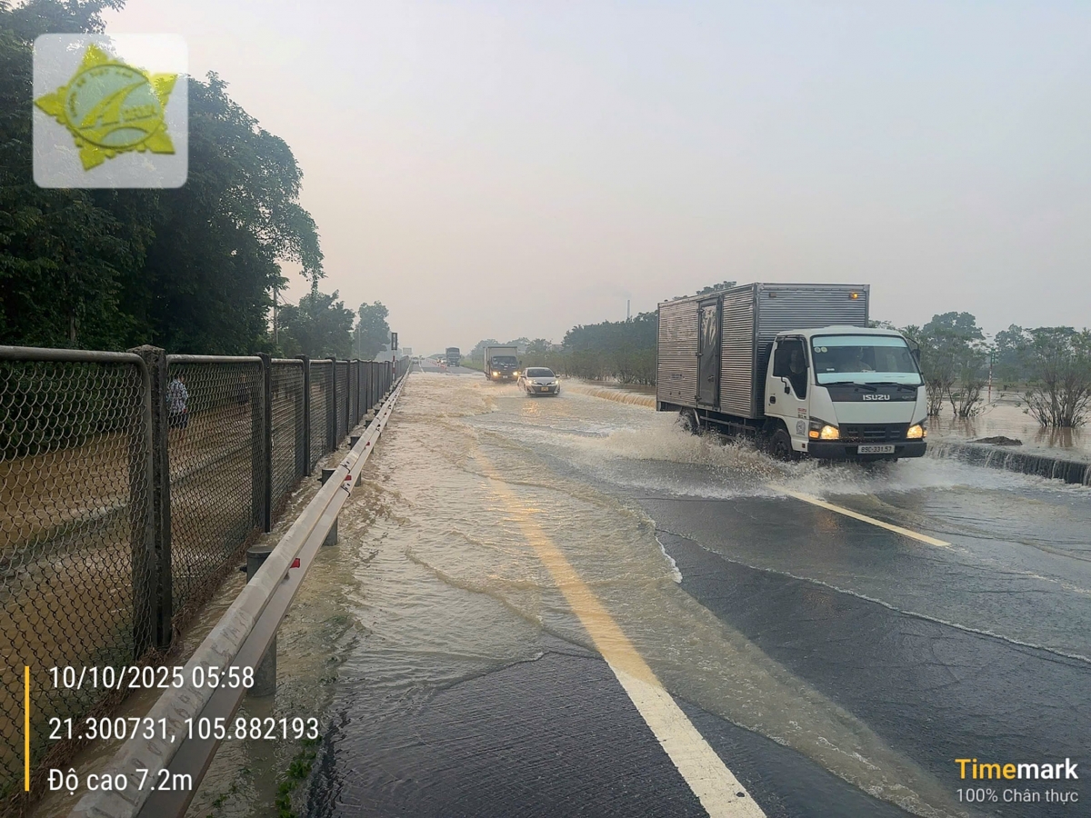 Tình trạng ngập nước một số tuyến đường