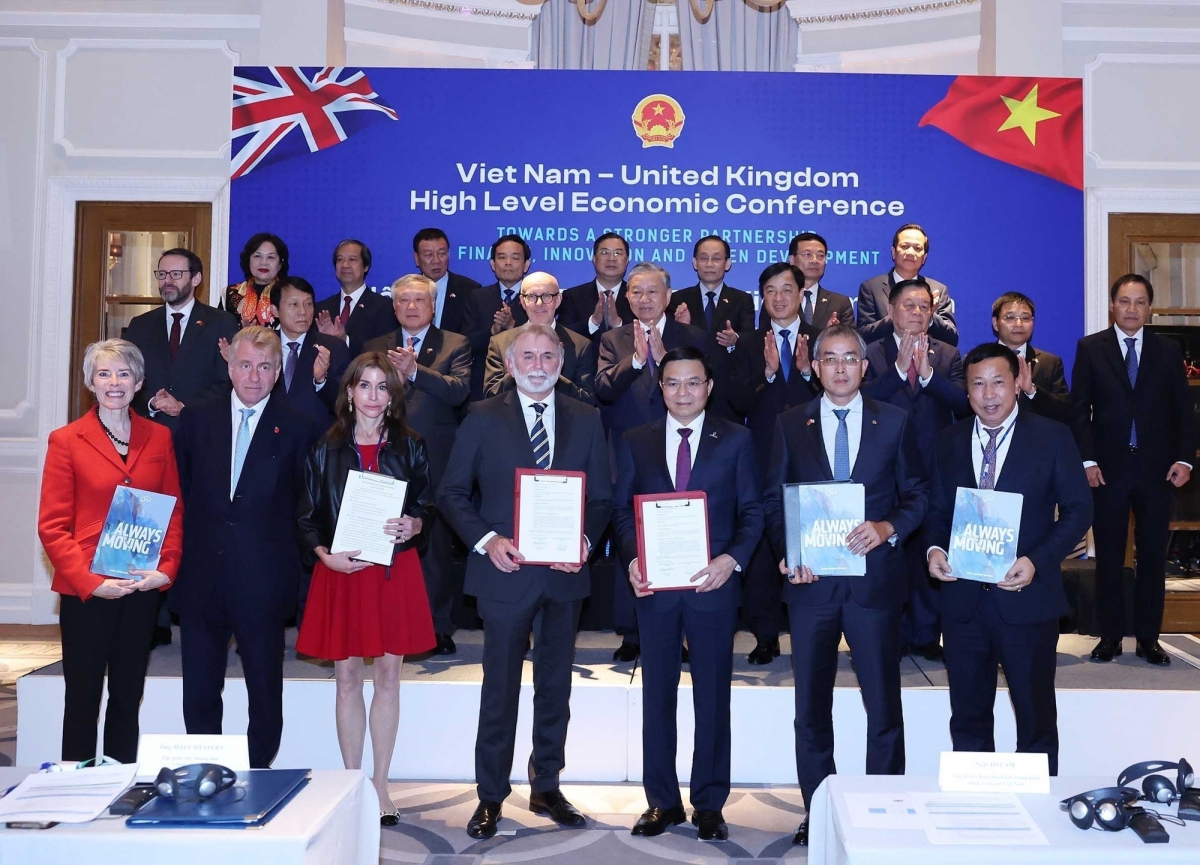 Tổng Bí thư Tô Lâm chứng kiến Lễ trao thỏa thuận hợp tác﻿ giữa các bộ, ngành, địa phương, doanh nghiệp hai nước. (Ảnh: Thống Nhất/TTXVN)