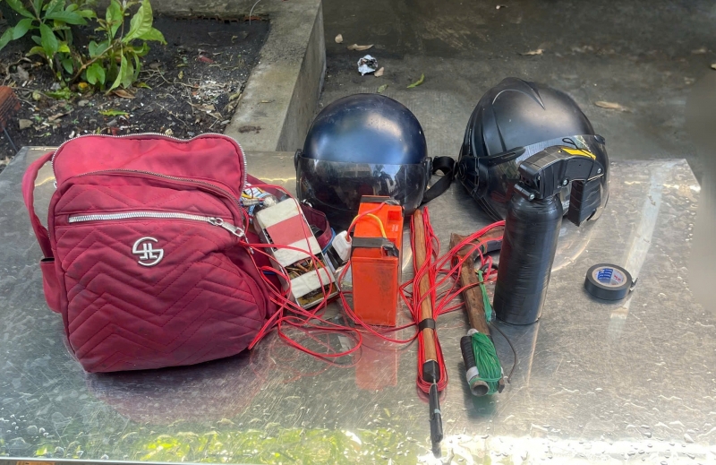 Đồ nghề, súng điện tự chế dùng để trộm chó của các đối tượng