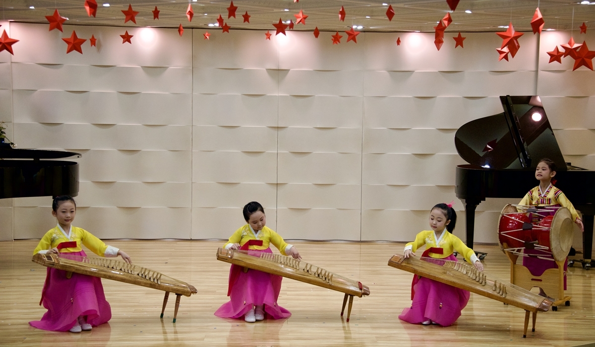 Các tiết mục biểu diễn chào đón Tổng Bí thư Tô Lâm và đoàn công tác tới thăm trường. 