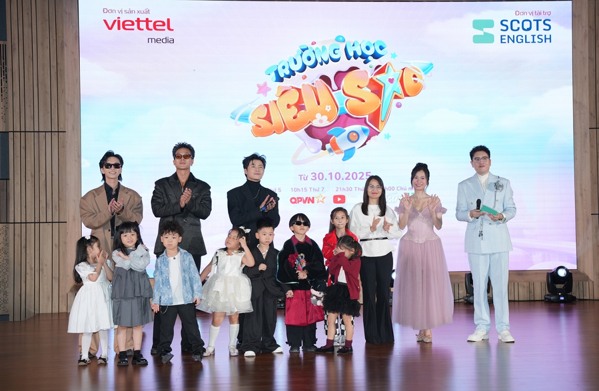 Chương trình truyền hình thực tế “Trường học siêu sao” được sản xuất với mô hình lớp học thực tế