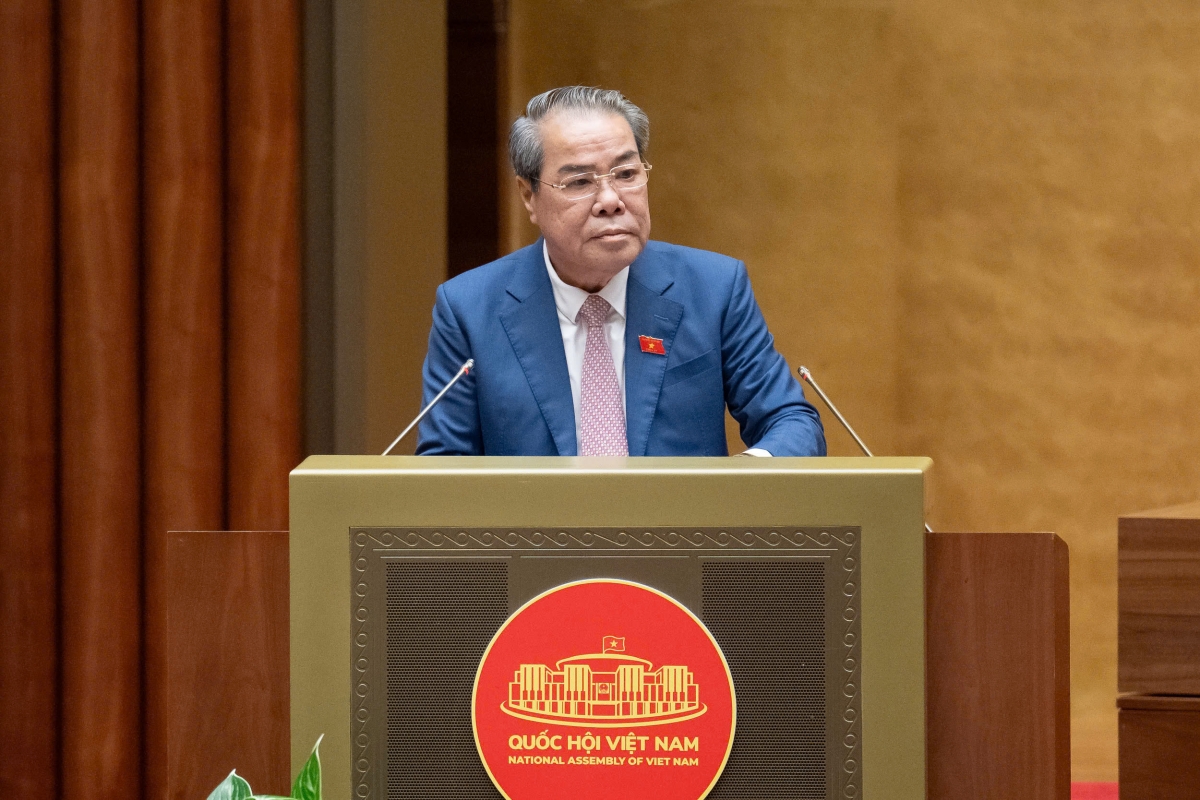 Chủ nhiệm Ủy ban Dân nguyện và Giám sát Dương Thanh Bình tiếp thu ý kiến của ĐBQH. (Ảnh: Quốc hội)