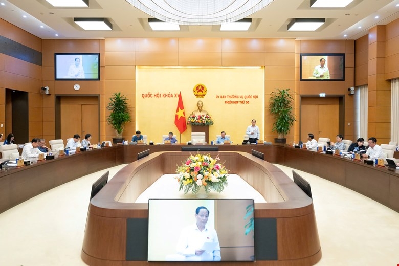 Ủy ban Thường vụ Quốc hội cho ý kiến về dự thảo Luật sửa đổi, bổ sung một số điều của Luật Công nghiệp quốc phòng, an ninh và động viên công nghiệp. Ảnh: Quốc hội