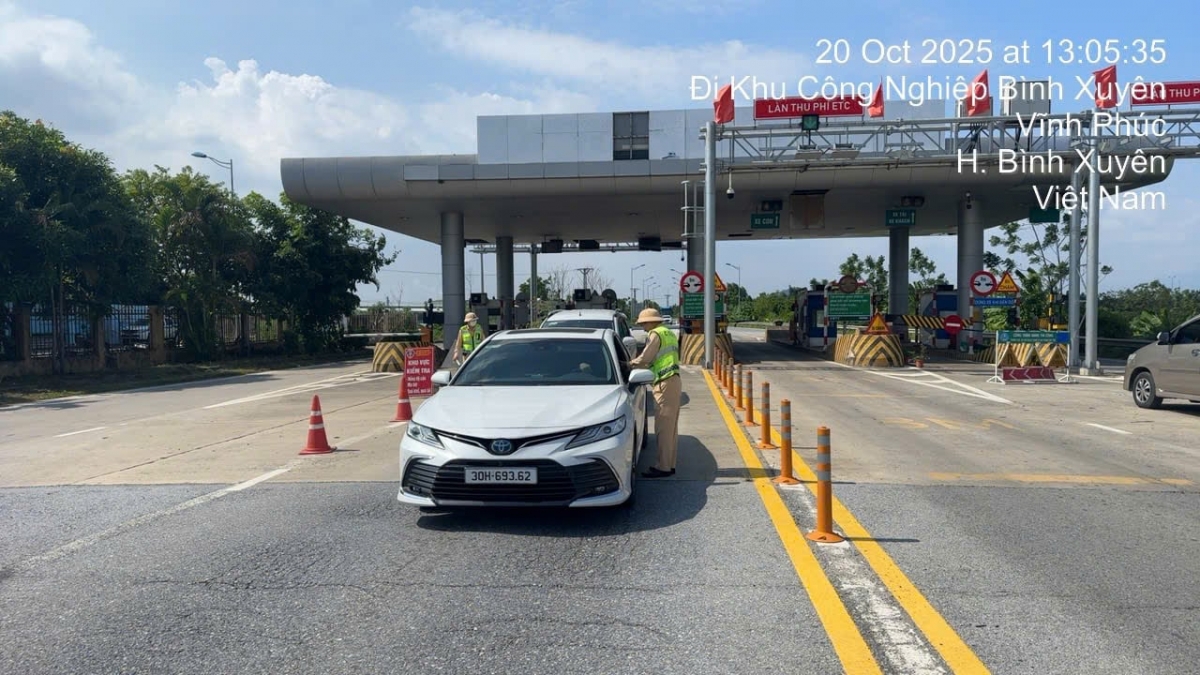 Trên các tuyến cao tốc, nơi tốc độ là yếu tố quyết định, công tác kiểm soát càng được siết chặt