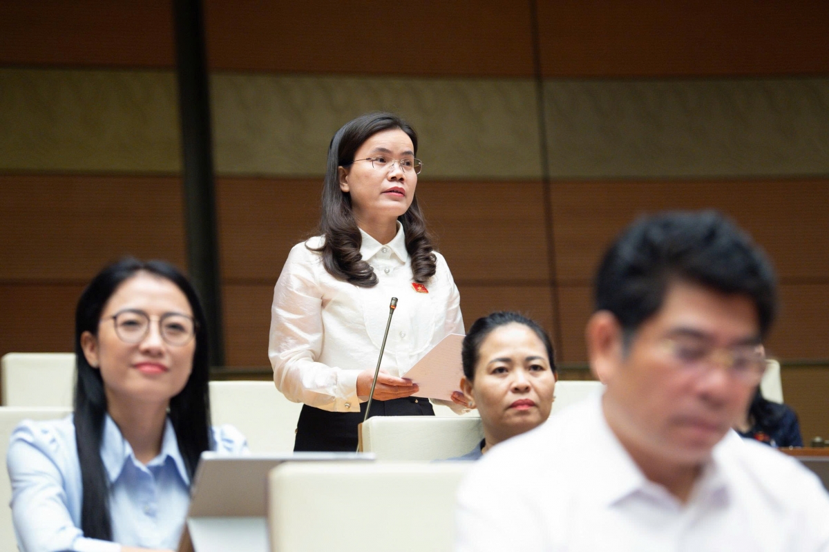 Đại biểu Vũ Hồng Luyến (Đoàn Hưng Yên) bày tỏ nhất trí với phương án 1. (Ảnh: Quốc hội)