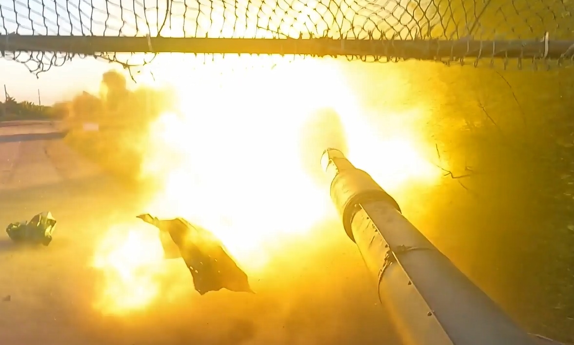 Hỏa lực xe tăng Ukraine. Ảnh: Lữ đoàn cơ giới 93.