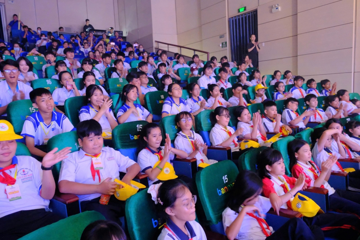 ​Thiếu nhi được xem các vở kịch biểu diễn ngay tại Nhà Thiếu thi Thành phố (ảnh: NTT)