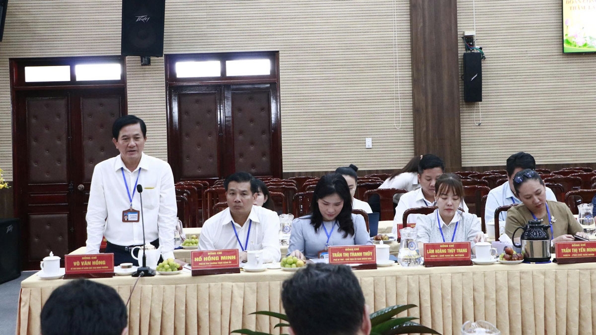 Lãnh đạo phường Dĩ An kiến nghị nhiều vấn đề với lãnh đạo TP.HCM