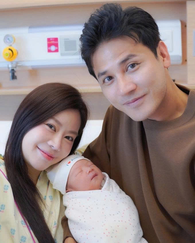 Cặp diễn viên Anh Tài - Vũ Ngọc Ánh vui mừng thông báo họ vừa đón con trai chào đời tại một bệnh viện phụ sản quốc tế ở TP.HCM.